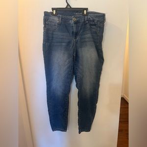 Maurcies straight leg stretchy jeans